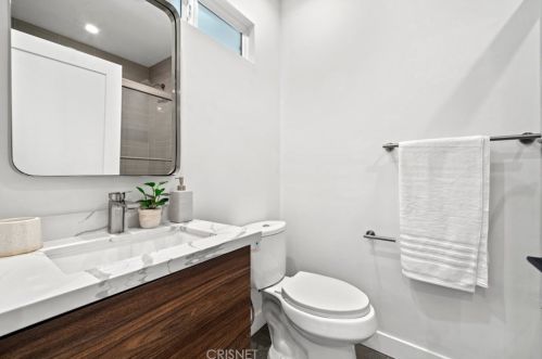 3701 Royal Woods Dr, Van Nuys CA  91403-4217 exterior