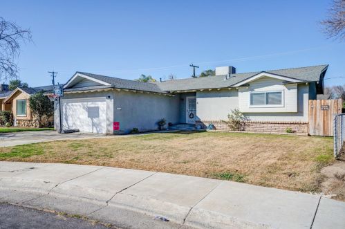 249 Santa Rita St, Los Banos, CA 93635-3230