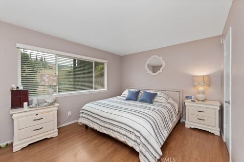 6750 Charing St, Simi Valley CA 93063-3926 exterior