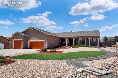11178 Palmers Green Dr, Amo, CO 80831-8168