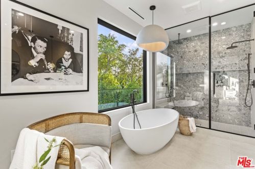 15754 Morrison St, Van Nuys CA  91436-1544 exterior