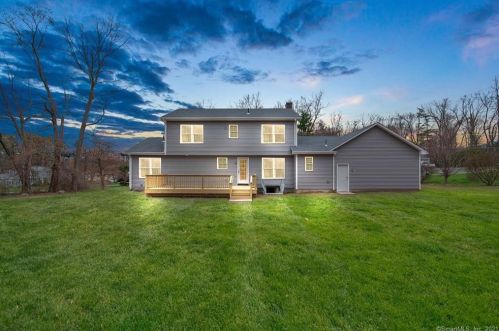 43 Hillside Dr, Ellington CT  06029-2417 exterior