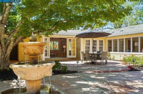 19 Estates Dr, Orinda, CA 94563-3403