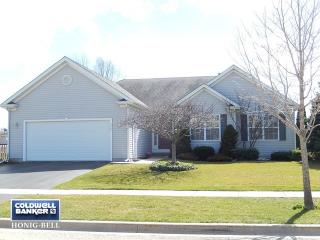 230 Wendy St, Sycamore, IL 60178-1152