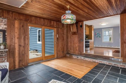 15 Old Black Point Rd, Niantic CT  06357-2813 exterior