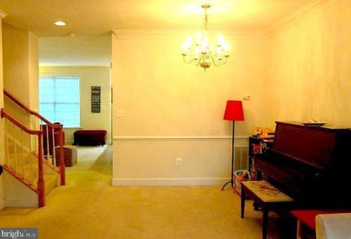 128 Herndon Mill Cir, Herndon VA  20170-4479 exterior