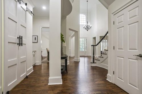 710 Lake Summit Dr, Atlanta GA  30342-1919 exterior