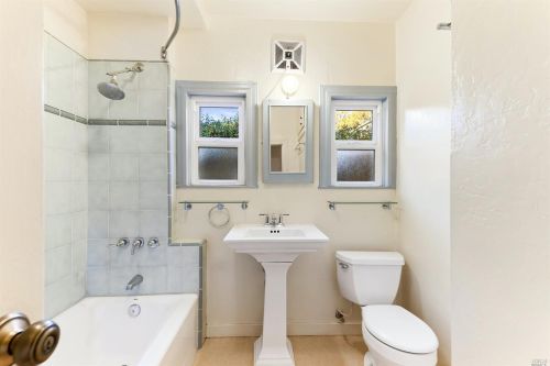 729 Dora St, Ukiah CA  95482-6341 exterior