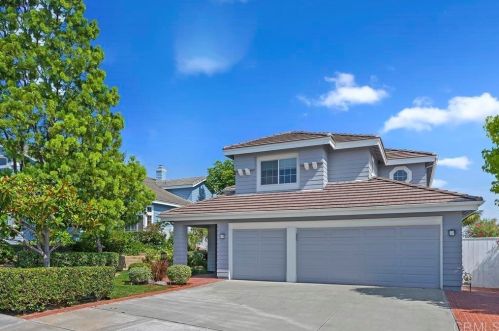 568 Crest Dr, Encinitas, CA 92024-4145