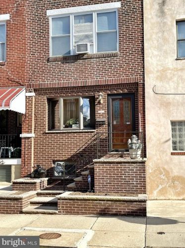 2847 Iseminger St, Philadelphia, PA 19148-4932