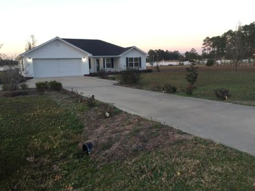 386 Tollison St, Baxley, GA 31513-8853