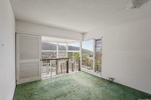 3359 Huelani Dr, Honolulu HI  96822-1276 exterior