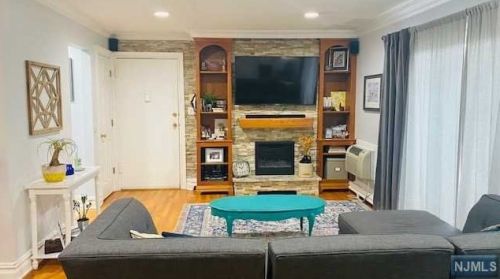 320 Hoover Ave, Bloomfield, NJ 07003-3958