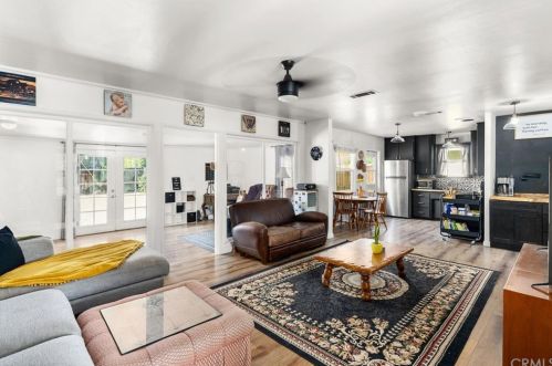 3689 Nelson St, Riverside, CA 92506-3005
