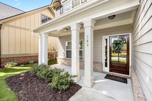 369 Summit Village Dr, Marietta, GA 30066-5961