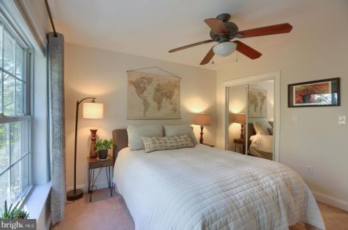 101 Shatto Dr, Carlisle PA  17013-2120 exterior