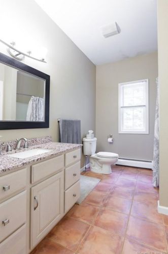 89 Falcon Ridge Rd, Torrington CT  06790-4389 exterior