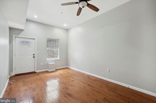 528 13 St, Philadelphia PA  19147-4533 exterior