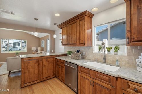 1122 Spazier Ave, Glendale CA  91201-1320 exterior