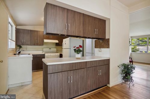 2205 Richland Pl, Silver Spring MD 20910-2331 exterior