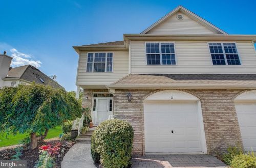 12 Thoreau Ct, East Windsor, NJ 08520-4681