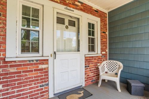 16 Wolfe Ave, Beacon Falls, CT 06403-1120