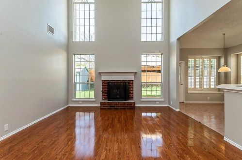 4621 Parkview Ln, Fort Worth TX  76137-5457 exterior
