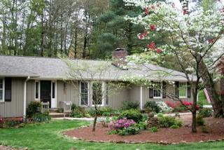 750 Lake Charles Way, Roswell, GA 30075-3318