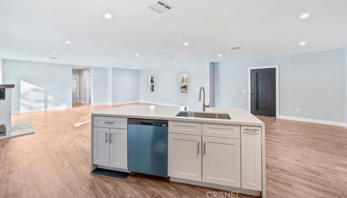 7960 Amestoy Ave, Van Nuys CA  91406-1603 exterior