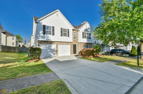 4397 Beaver Pond Ct, Loganville, GA 30052-8136