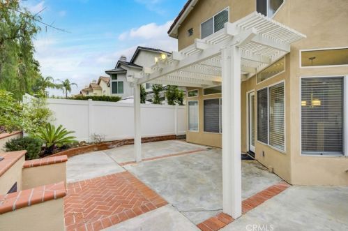 949 Lone Pine Ln, Anaheim CA  92808-2309 exterior