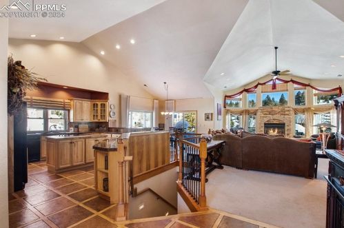 450 Black Bear Trl, Woodland Park CO 80863-8941 exterior