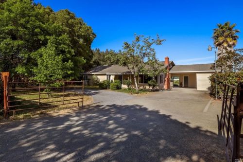 6858 Day Rd, Windsor, CA 95492-9776