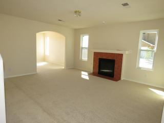 916 Brackett Dr, Albuquerque, NM 87121-5303