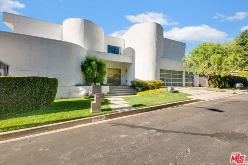 3400 Red Rose Dr, Van Nuys, CA 91436-4214