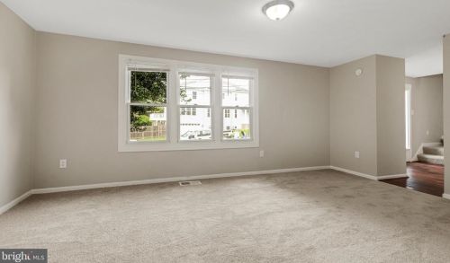 8902 Albert Stewart Ln, Silver Spring MD 20910-1949 exterior