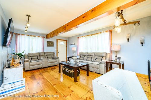 177 Ocean Ave, Middletown NJ 07748-5664 exterior