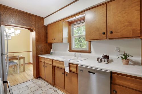 656 17th Ave, Saint Paul MN  55112-6523 exterior