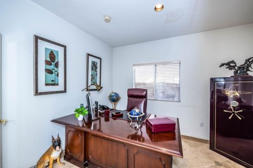 7551 Hollow Oak Rd, Anaheim CA  92808-1429 exterior