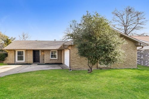 5038 Overcrest Dr, Garland TX  75043-4931 exterior