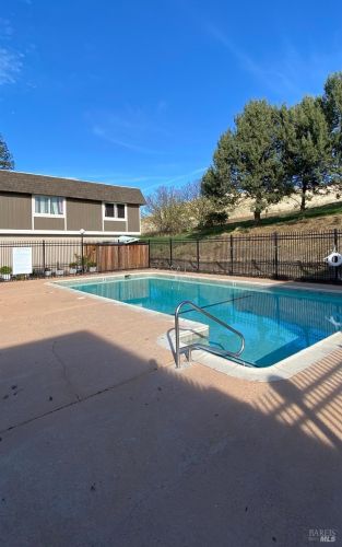 1360 Callen St, Vacaville, CA 95688-3048