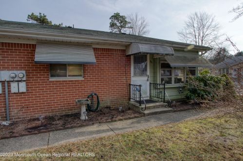 9 Monticello Dr, Lakehurst NJ  08759-1663 exterior