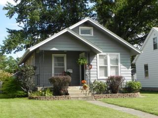 2444 33 St, Moline IL  61265-4916 exterior