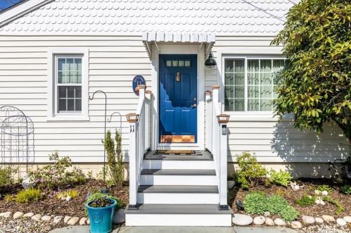 11 Portland Ave, Lyme, CT 06371-2248