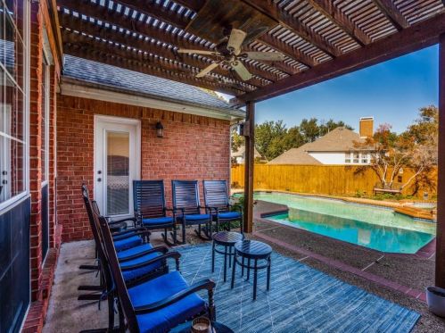 2507 Gln Morris Rd, Carrollton TX 75007-1916 exterior