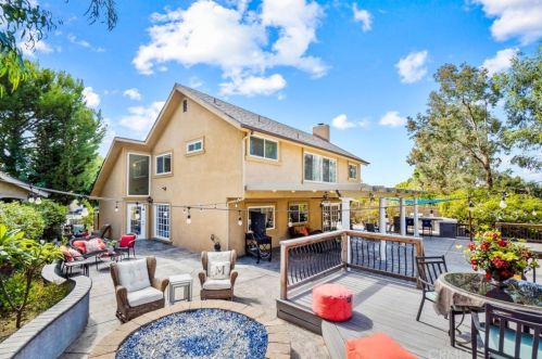 370 Yorkshire Cir, Anaheim CA 92808-1313 exterior