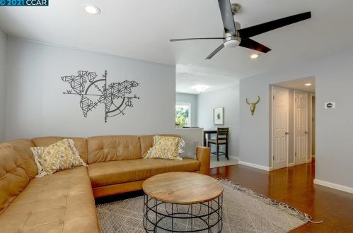 1307 Sunshine Dr, Concord CA  94520-4038 exterior