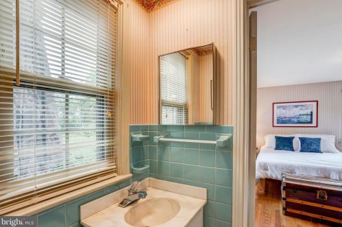 2113 Lyndell Dr, Lancaster PA  17601-5728 exterior