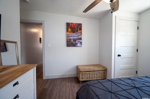 756 Carnation Dr, Sandy UT 84094-4435 exterior