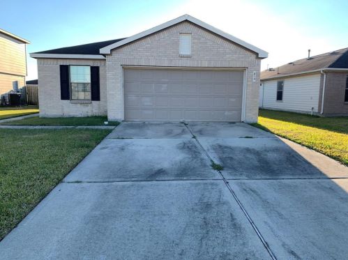 810 Crabapple Way, Richmond TX  77471-5883 exterior